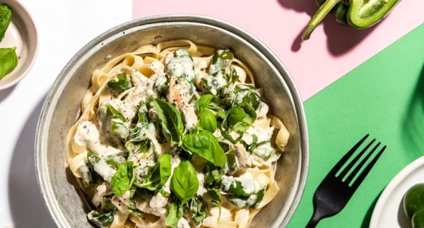 Vihreä kana-paprikapasta