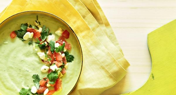 Kylmä avokado-kurkkukeitto