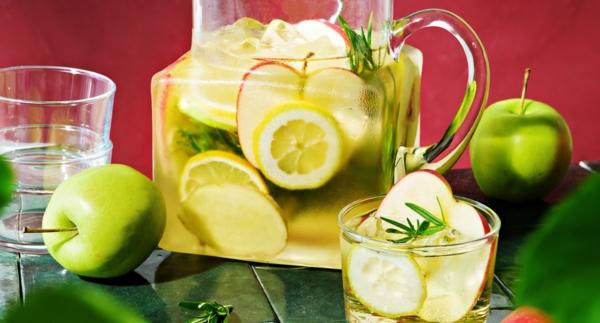 Loppukesän omenasangria