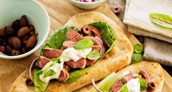 Kreikkalaiset gyros-leivät