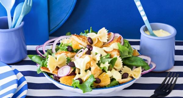 Pastasalaatti halloumilla