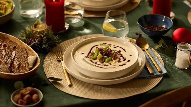 Vegaaninen selleri-omena-keitto