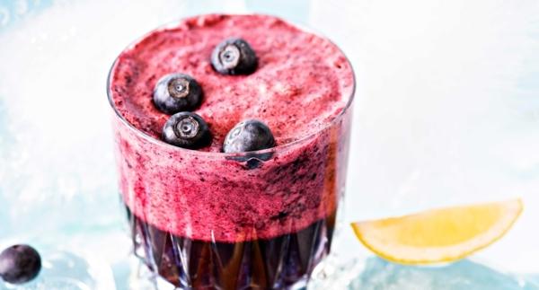 Mustikka-sitruunajäätelösooda