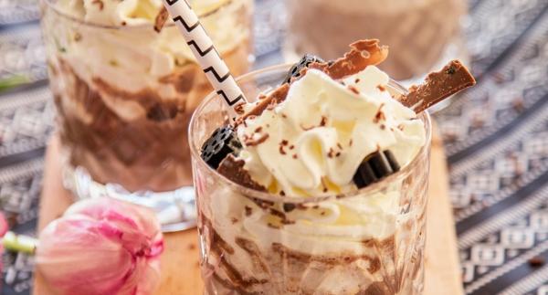 Täyteläinen salmiakki-lakritsikaakao