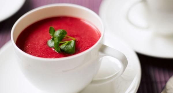 Kuohkea punajuurisosekeitto